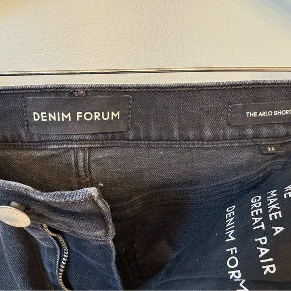 Denim Forum The Arlo Jean Short shorts. High-Waisted with a Frayed Hem size 25 - Picture 6 of 6